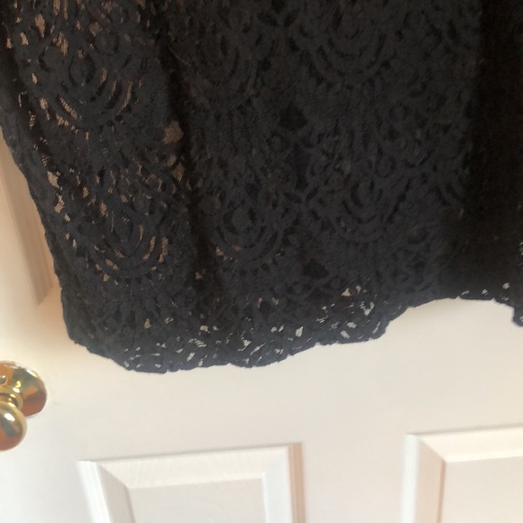 Black Lace Banana Republic Button Up Back Top Medium - Picture 5 of 6